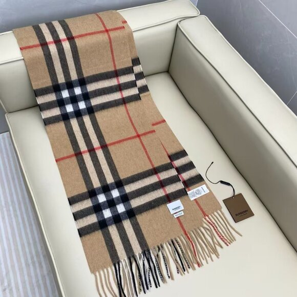Burberry Classic Check Cashmere Scarf in Camel - Picture 4 of 5